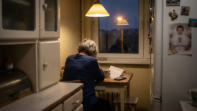 Syn brał ślub i poprosił, żebym dołożyła się do wesela - piętnaście tysięcy, bo chcieli coś "na poziomie". Wzięłam pożyczkę, bo tyle nie miałam. Po roku zapytałam, kiedy zaczną oddawać. Synowa odpowiedziała