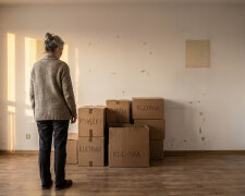 Córka przekonywała mnie pół roku, żebym sprzedała mieszkanie i zamieszkała z nimi. Pomogła nawet znaleźć notariusza. Pieniądze ze sprzedaży miały pójść na "nasz wspólny remont"