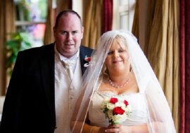 Byli przerażeni swoim wyglądem gdy zobaczyli swoje zdjęcia ze ślubu. Zobacz jak wyglądają dziś