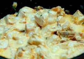 Filet z kurczaka w sosie serowym. Rozpływa się w ustach