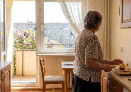 Przez osiem lat odbierałam wnuka ze szkoły trzy razy w tygodniu, bo synowa "nie wyrabiała". We wrześniu wnuk poszedł do liceum. Od tamtej soboty nie widziałam go ani razu
