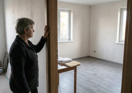 Przez pięć lat finansowałam remont domu po rodzicach - nowy dach, okna, ocieplenie, łącznie ponad sześćdziesiąt tysięcy. W zeszłym miesiącu brat pokazał mi akt darowizny, podpisany przez mamę rok przed śmiercią