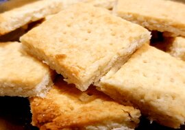 Shortbread. Aromatyczne, kruche ciasteczka, które rozpływają się w ustach