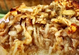 Ciasto orzechowe z jabłkami i płatkami owsianymi. Pyszne i aromatyczne
