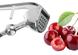 Cały czas korzystam z praski do czosnku, a dopiero niedawno dowiedziałam się, że można nią usuwać pestki z wiśni