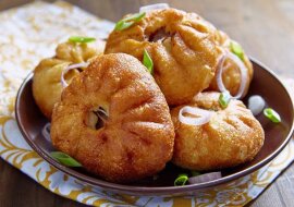 Przepis na przygotowanie pieroga z mięsnym nadzieniem na patelni