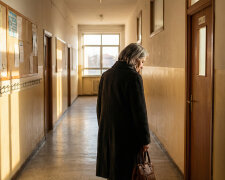 Córka poprosiła, żebym nie przychodziła na wywiadówkę wnuczki - bo "inne babcie nie chodzą". W szkole powiedziały mi, że przychodzi za to druga babcia. Teściowa synowej