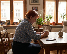 Mąż zawsze sam wychodzi z psem wieczorem - mówi, że to jego pół godziny spokoju. W środę leżał z grypą, więc poszłam ja. Na Słowackiego pies pociągnął mnie do trzeciej klatki, stanął pod drzwiami na parterze i zamerdał ogonem