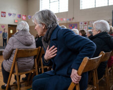 Synowa lubi przy dzieciach powtarzać, że babcia "swoje już przeżyła". W styczniu wnuk zaprosił mnie do szkoły na akademię z okazji Dnia Babci i przeczytał wypracowanie o osobie, którą podziwia najbardziej