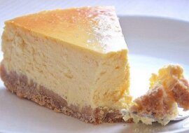 Jego smak wbije Twoich gości w fotele. Sernik przyrządzony w ten sposób będzie niezwykle puszysty i smaczny