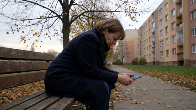 Mąż umarł we wrześniu. Przy zamykaniu lokaty urzędniczka pokazała mi dyspozycję na wypadek śmierci: cały wkład, ponad 60 tysięcy, miał trafić do jego brata. Z tym bratem nie zamienił słowa przez ostatnie czternaście lat