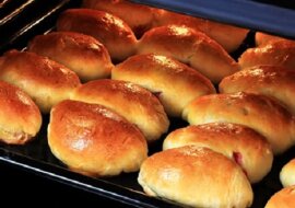 Przewiewne drożdżowe pierogi. Po prostu rozpływają się w ustach