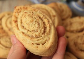 Pyszne herbatniki z topionego sera. Pycha