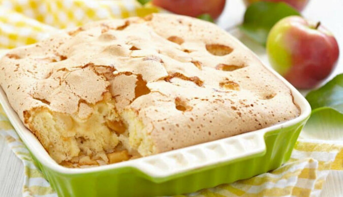 Pyszne i aromatyczne ciasto na kefirze: idealny wypiek