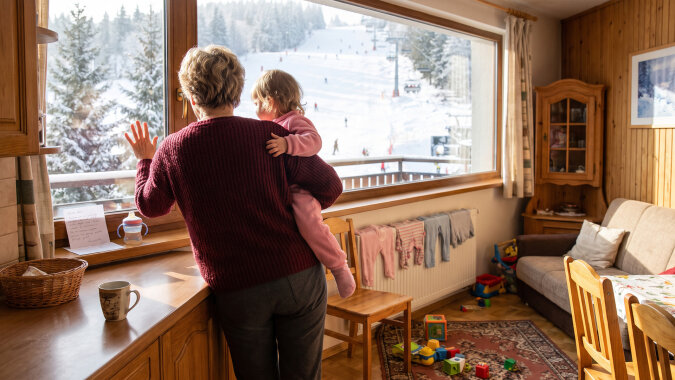 Syn zabrał mnie na ferie do Białki Tatrzańskiej - "mama odpocznie w górach, mamy apartament z sauną". Na stoku nie byłam ani razu: od ósmej do szesnastej siedziałam z małą w apartamencie