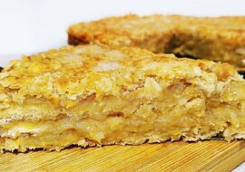 Ciasto według tego przepisu powstaje aromatyczne, z chrupiącą skórką