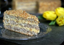 Tort orzechowy. To idealny przepis na wiele okazji