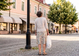 Wnuk śmieje się, że fotografuję telefonem "wszystko po kolei" - bociany, targ, zalew. Pani z biblioteki namówiła mnie, żeby wysłać trzy zdjęcia na miejski konkurs "Moje miasto w obiektywie"
