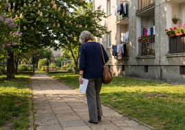 Matka dała mi przed śmiercią kopertę i powiedziała, żebym otworzyła ją, kiedy brat zacznie mówić o spadku. Brat zaczął mówić w dwa tygodnie po pogrzebie. Otworzyłam kopertę