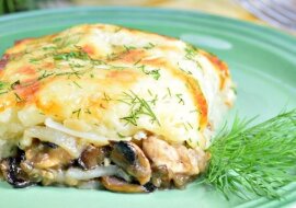 Zapiekanka ziemniaczana z kurczakiem i grzybami