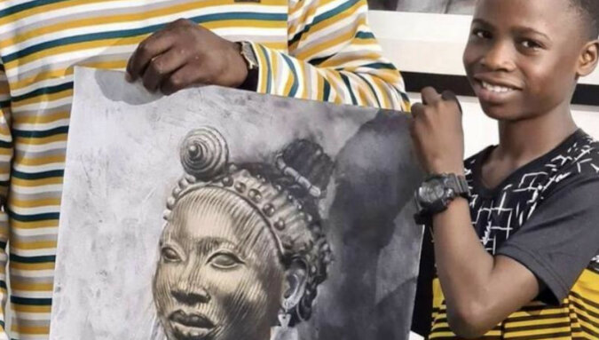 Chłopiec z Afryki rysuje ludzi tak dokładnie, że nie sposób ich odróżnić od fotografii