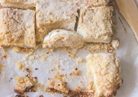 Mój ulubiony wypiek: rustykalne ciasto twarogowe z kruszonką