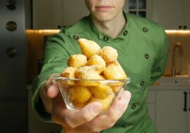 10 minut i 2 składniki - tyle potrzebujesz do przygotowania mini pączków