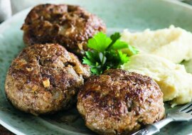 W nowoczesnym wydaniu rozpalają podniebienia, hitowy przepis. Tradycyjne kotlety mielone to już przeżytek