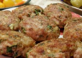 Przepis na przygotowanie soczystych kotletów mielonych