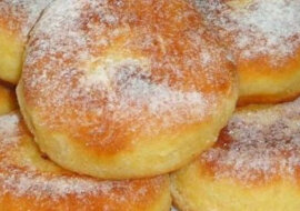 Słodkie i pulchne pączki na śmietanie bez drożdży. Robią się bardzo szybko