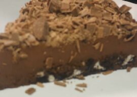 Mus czekoladowy bez pieczenia znika z talerza. Tak delikatnego ciasta jeszcze nie było