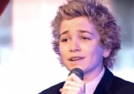 12-latek śpiewa „Alleluja” tak pięknie, że aż zapiera mi dech. Musisz to usłyszeć. Wideo