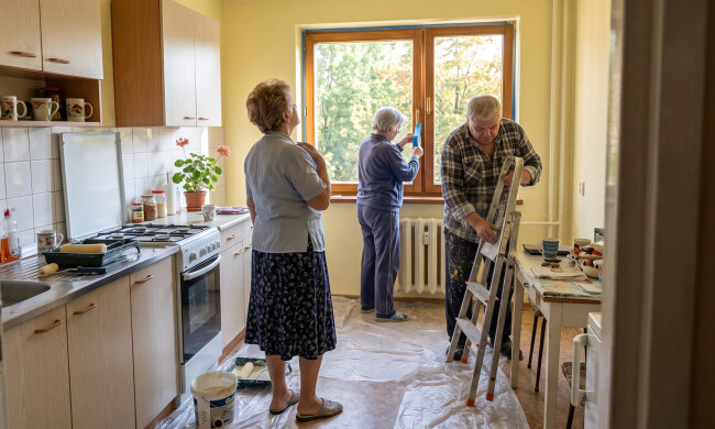 Przez osiem lat w każdy piątek piekłam dodatkowy placek dla pani Bożeny z poczty - nosiła nam listy na czwarte piętro bez windy. We wrześniu przeszła na emeryturę. W sobotę przyjechała z mężem i przez dwa dni malowali mi kuchnię