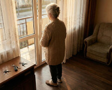 Syn z żoną zamieszkali u mnie na czas remontu. Remont skończył się rok temu. Wczoraj synowa powiedziała, że powinnam spać w mniejszym pokoju, bo im jest ciasno