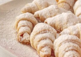 Kruche rogaliki z dżemem, które rozpływają się w ustach