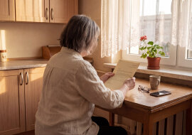 Brat opiekował się mamą przez ostatnie cztery lata, chodził do niej codziennie, gotował, woził po lekarzach. W testamencie mama przepisała mieszkanie na mnie