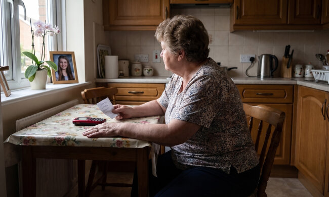 Po operacji biodra syn przejął moje sprawy w banku, "żebyś się nie denerwowała, mamo". W styczniu zadzwonił do mnie pan z firmy windykacyjnej i grzecznie zapytał, kiedy spłacę zaległe raty za dwa iPhone'y