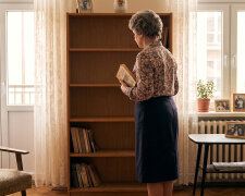 Kiedy leżałam w szpitalu z biodrem, synowa zrobiła u mnie "porządek": półki opróżnione, książki - jak powiedziała - "poszły do ludzi, przecież nikt już nie czyta". W czwartek sąsiadka przyniosła mi jedną, kupioną na pchlim targu za dwa złote