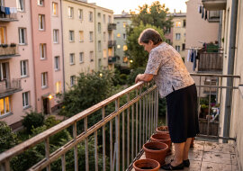 Córka przywiozła wnuki "na dwa tygodnie, póki remont". Remont trwa od kwietnia. W sobotę wnuczka zapytała, czy zostanie u mnie na zawsze - bo mama mówi, że u babci taniej niż przedszkole, a obiady lepsze