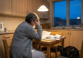 Poręczyłam zięciowi kredyt na samochód, bo córka prosiła ze łzami w oczach. Rozstali się po roku. Córka mówi: „Mamo, przepraszam, ale ja nic nie mogę zrobić"