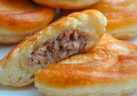 „Belyashi” z mięsem mielonym na kefirze – łatwy przepis