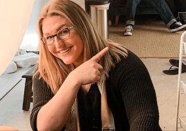 Sesja zdjęciowa z noworodkiem nie przebiegła zgodnie z planem – rodzice sami zasnęli