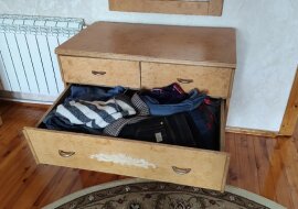 Moje ubrania już nie leżą chaotycznie w szafie. Podzielę się, co wymyśliłam, aby w szafie był porządek