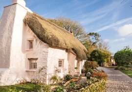 Ten domek z zewnątrz wygląda bajkowo ale poczekajcie, aż zajrzycie do środka