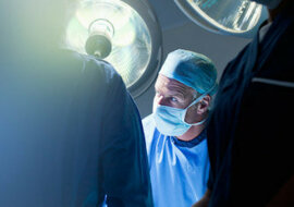 Kardiochirurg uratował życie starszemu mężczyźnie, a teraz co roku otrzymuje prezenty