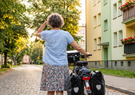 Syn śmiał się, że w moim wieku rower to "do sklepu i z powrotem". W sierpniu pojechałam z parafią na pielgrzymkę rowerową na Jasną Górę - sto dziesięć kilometrów. Syn przyjechał po mnie autem, "na wszelki wypadek"