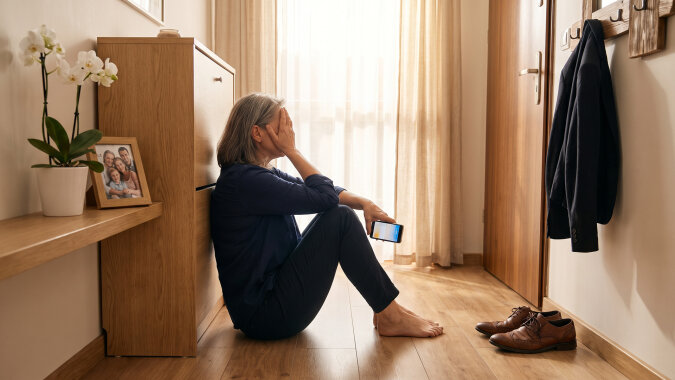 Wzięłam telefon męża ze stolika, bo mój się rozładował. Na ekranie była otwarta mapa z trasą do Kołobrzegu. Mąż mówił, że jutro jedzie do szwagra pod Łódź. Kołobrzeg jest w drugą stronę