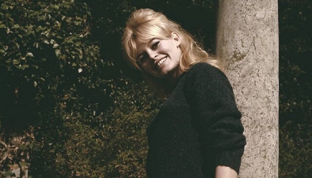 Wspaniałe stroje domowe Brigitte Bardot