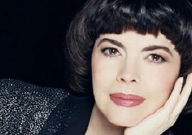 Legendarna piosenkarka Mireille Mathieu ze słynną piosenką ABBY po francusku. Wideo