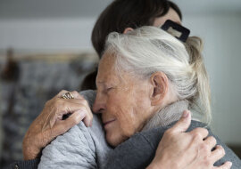 "Dłużej tego nie wytrzymam. Gdzie oddać moją starszą matkę?"